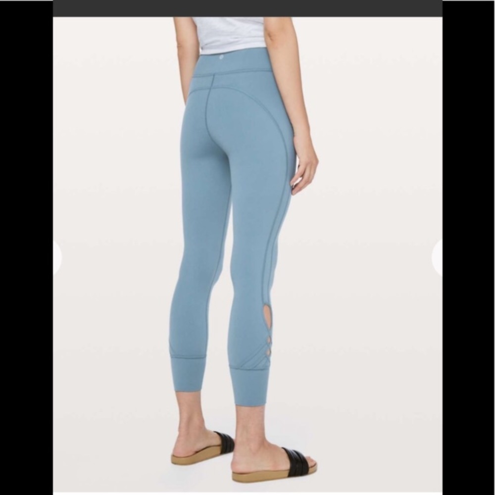 Lululemon Melodic Movement 7/8 Tight 25
Slate Blue
